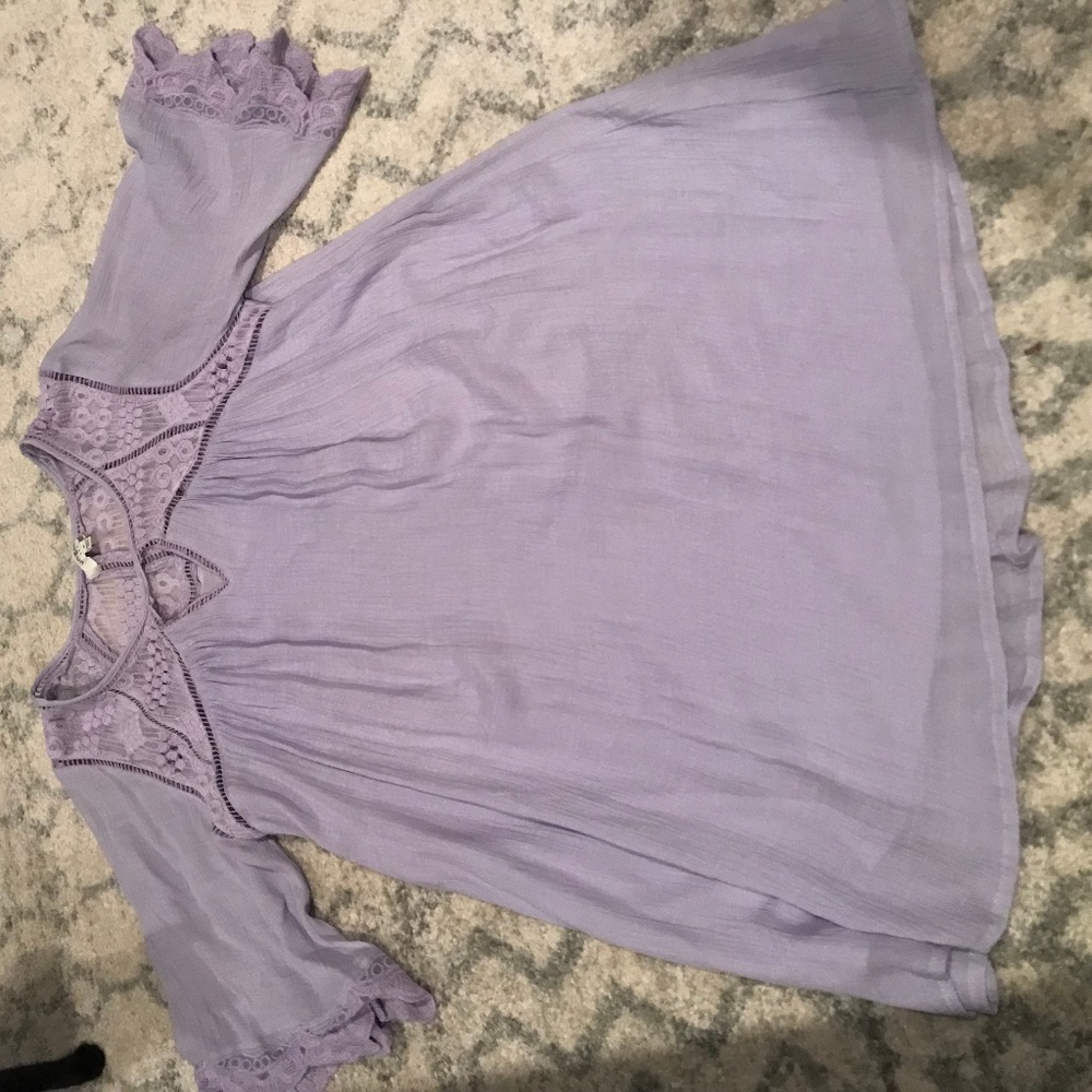 Laced Detailed Top with Keyhole